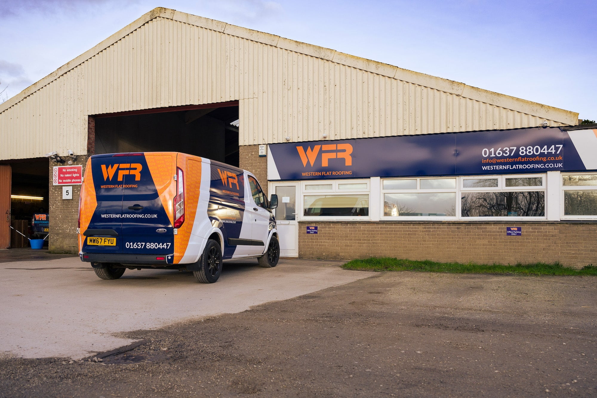 Warm Roof vs Cold Roof: Which Insulation System Is Better for Your Flat Roof?